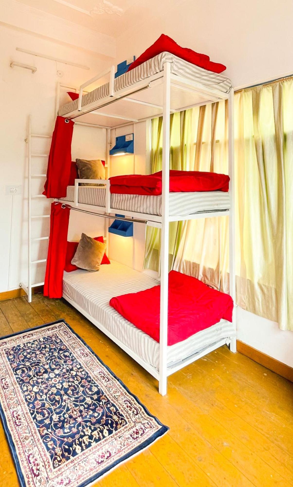 Mitra Mcleodganj Hostel McLeod Ganj Ngoại thất bức ảnh